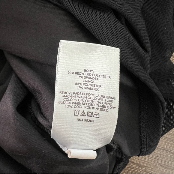 Express Body Contour Mesh Cropped Top - Picture 6 of 6